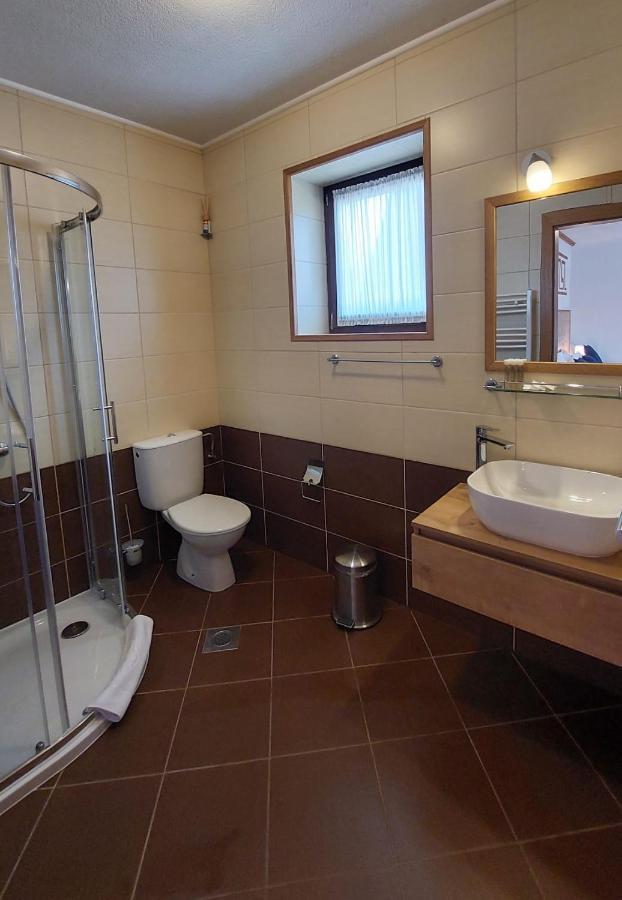 Plitvice Lower Lakes Rooms Plitvica selo Bagian luar foto