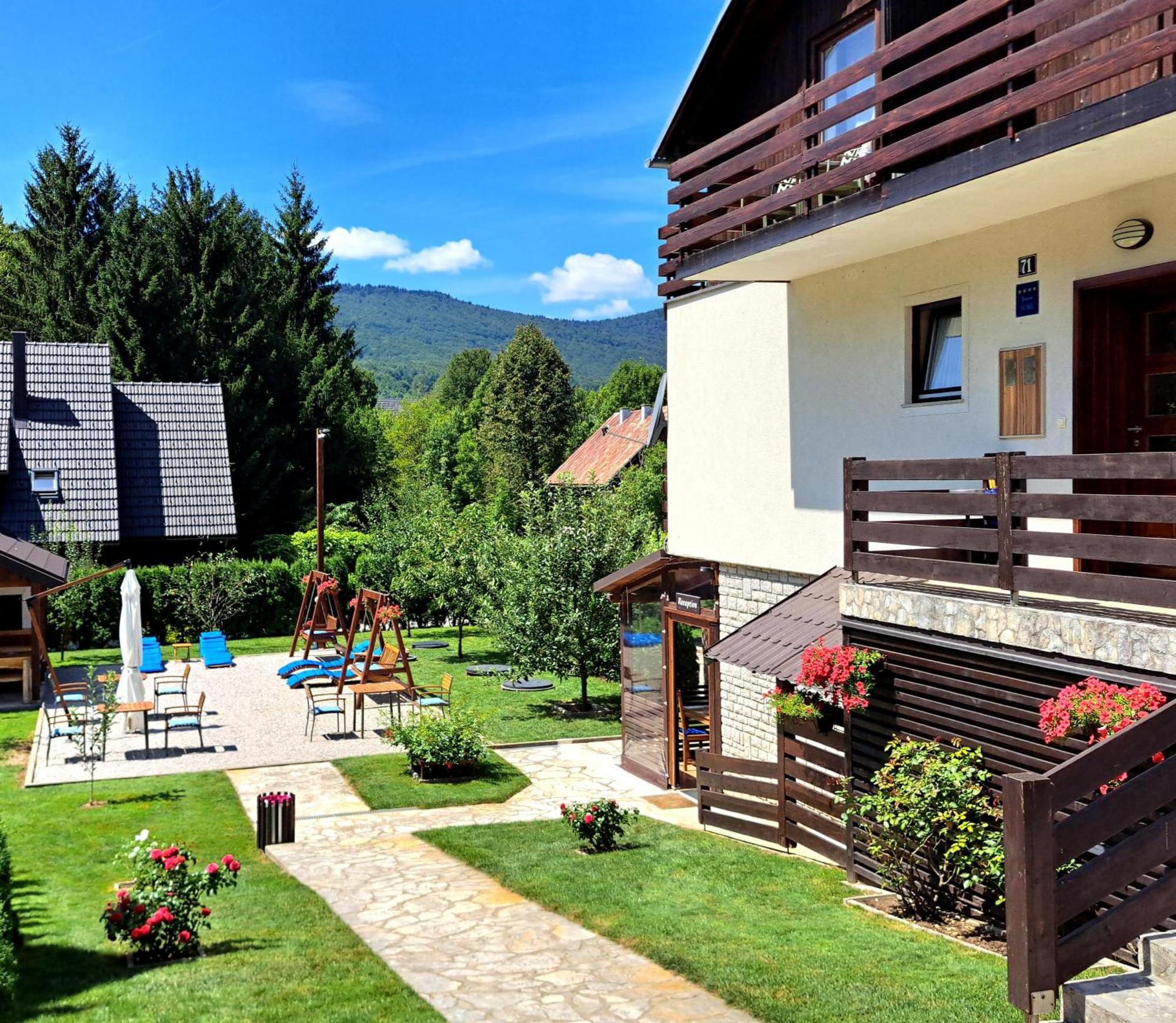 Plitvice Lower Lakes Rooms Plitvica selo Bagian luar foto